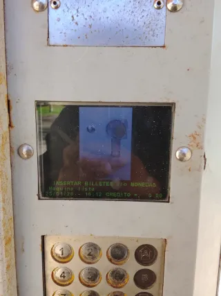 Máquina vending manea lista para funcionar