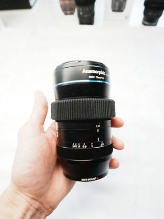 Sirui Anamórfico 75mm F1.8 1.33x M43 y Sony E