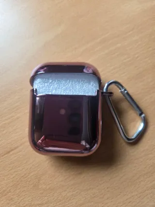 Funda AirPods Morada Brillante con Mosquetón
