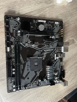 Gigabyte A520M K V2 Placa Base