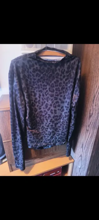 Jersey leopardo cuello redondo manga larga