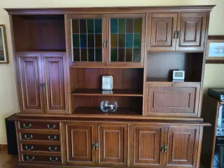 Mueble de comedor de madera