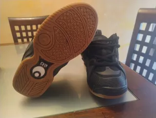 Scarpe da skate Osiris nere e marroni