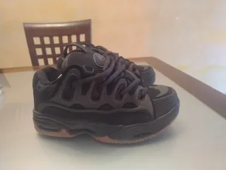 Scarpe da skate Osiris nere e marroni