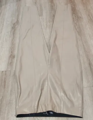 Pantalón leggings polipiel Zara beige