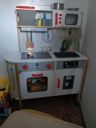 Cocinita de madera infantil