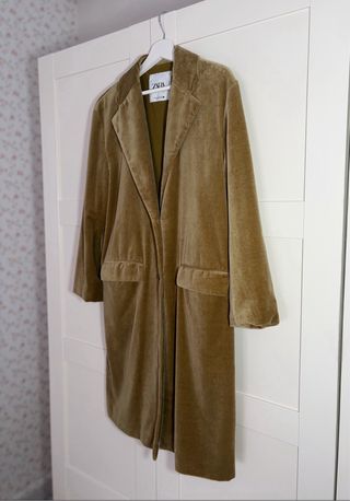 Abrigo verde de terciopelo, Zara talla XS