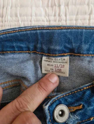 Falda vaquera desgastada