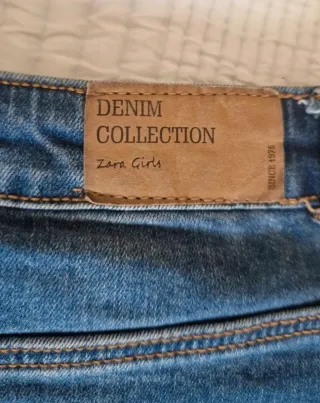 Falda vaquera desgastada