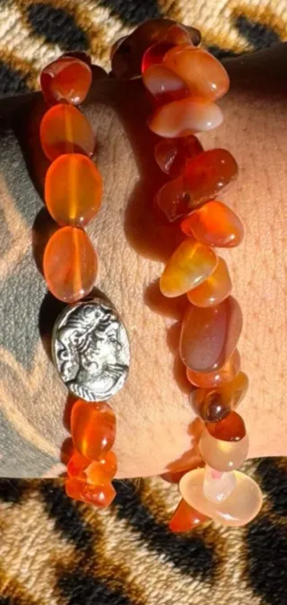 Bracciali Corniola Fatti a Mano con Medaglione