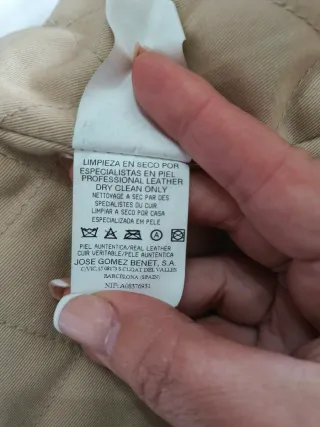 Cazadora de piel roja