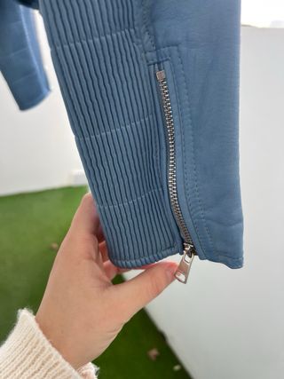 Cazadora Biker Bershka Azul y Blanca