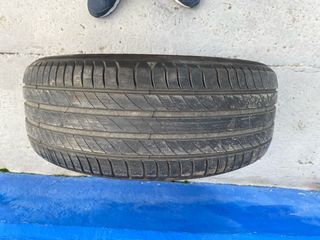 Neumático Michelin 215/55 R 16