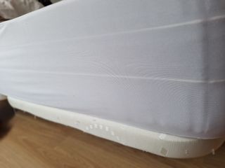 Conjunto cama: Colchón King Maui + Base + Cabecera