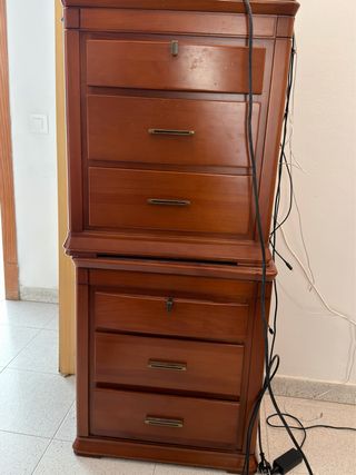 2 Cómodas de Madera