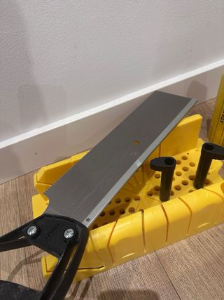 Caja de inglete y sierra Stanley