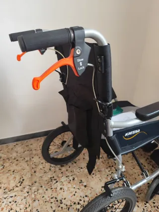 Silla de ruedas de desplazamiento