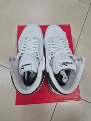 Zapatillas Puma Blancas y Negras