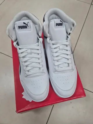 Zapatillas Puma Blancas y Negras