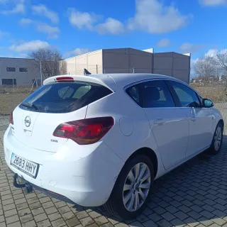 Opel Astra 2012
