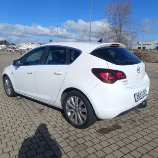 Opel Astra 2012