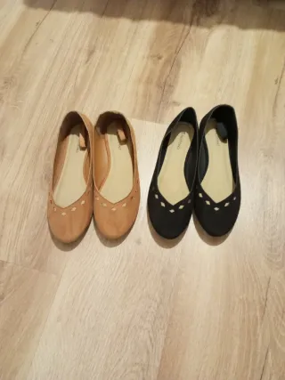 Manoletinas Marrón y Negras Los dos pares juntos