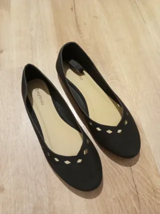 Manoletinas Marrón y Negras Los dos pares juntos