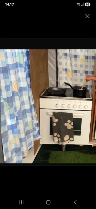 Cocina vitrocerámica blanca