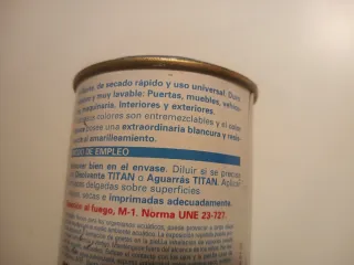 Regalo bote pintura Titanlux Azul Marino 551.