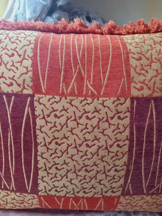 Alfombra + cortina + 14 almohadas