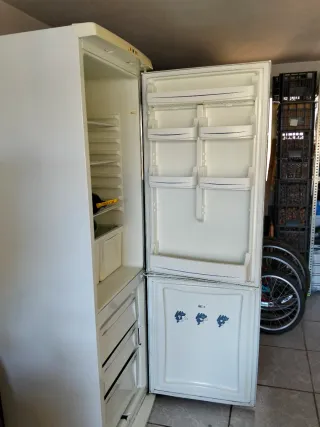 Frigorífico Bluesky blanco en buen estado