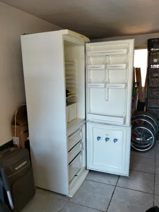 Frigorífico Bluesky blanco en buen estado