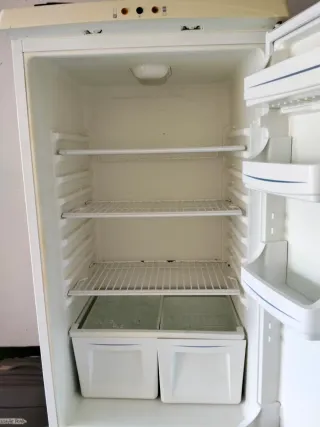 Frigorífico Bluesky blanco en buen estado
