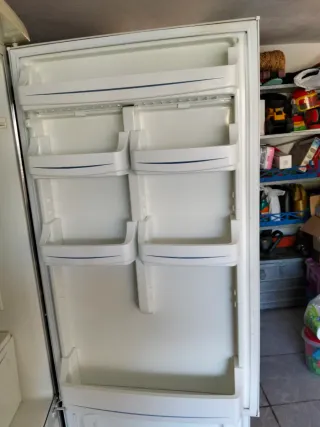 Frigorífico Bluesky blanco en buen estado