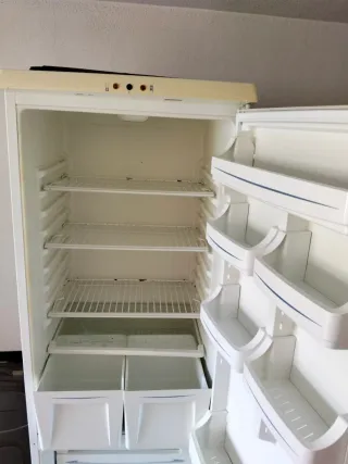 Frigorífico Bluesky blanco en buen estado