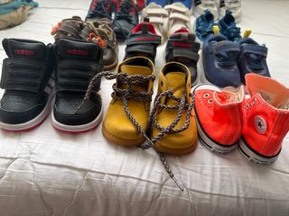 Zapatillas para niño 80€todo Primera fila nuevos