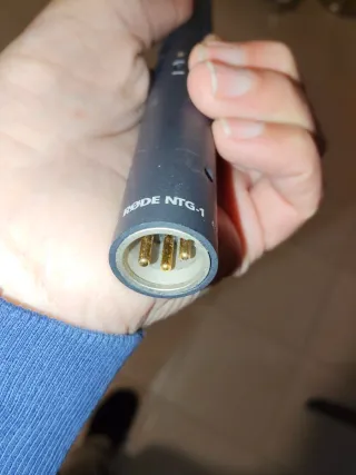 Micrófono Rode NTG1 con antiviento