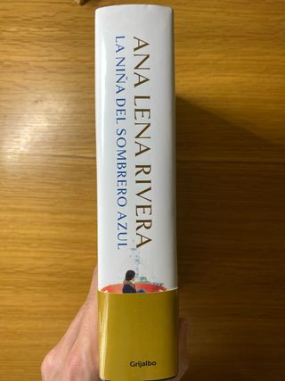 La niña del sombrero azul (Spanish Edition)