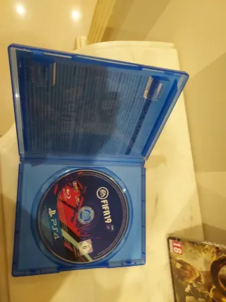 3 videogiochi per PS4 in ottime condizioni