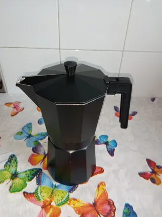 Cafetera italiana negra