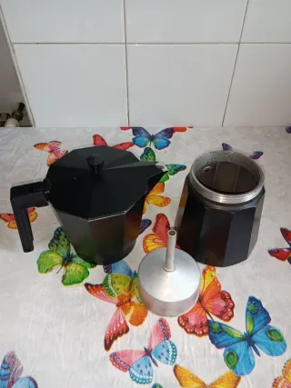 Cafetera italiana negra