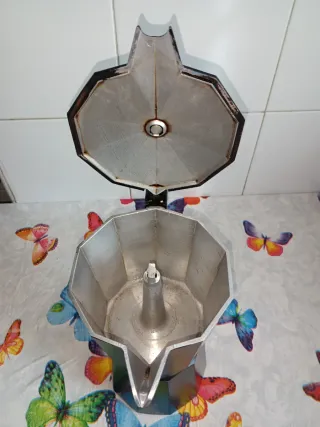 Cafetera italiana negra