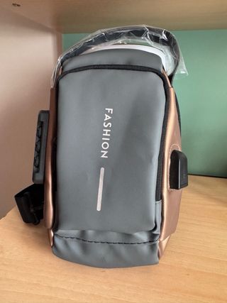 Riñonera con cierre de combinación