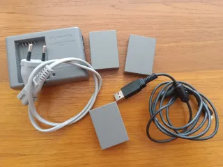 Cámara Olympus OM-D Plata y Negra M5 Mark II + obj