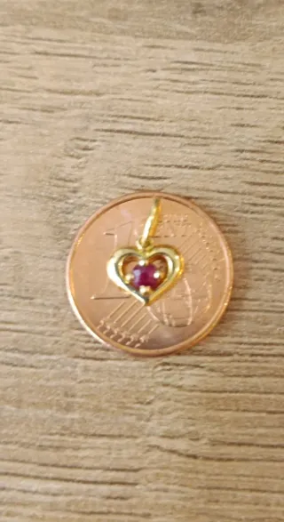 Colgante Corazón Oro 18k con Rubí