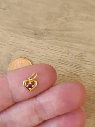Colgante Corazón Oro 18k con Rubí