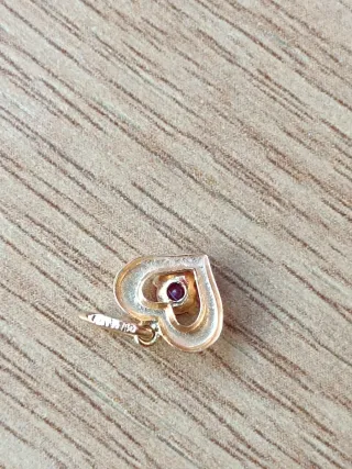 Colgante Corazón Oro 18k con Rubí