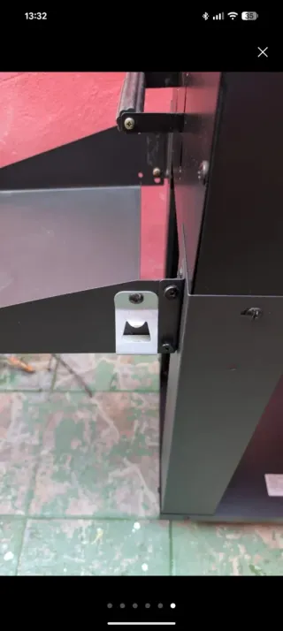 Barbacoa metálica negra y plateada