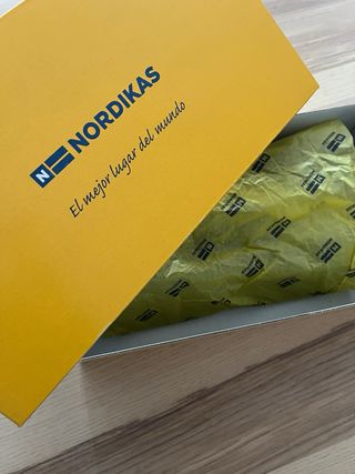 Zapatillas Nordikas Piel Talla 42 NUEVAS ESTRENAR