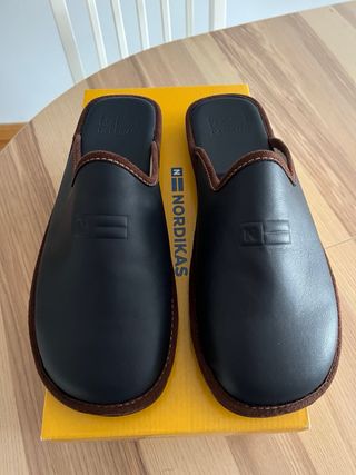 Zapatillas Nordikas Piel Talla 42 NUEVAS ESTRENAR